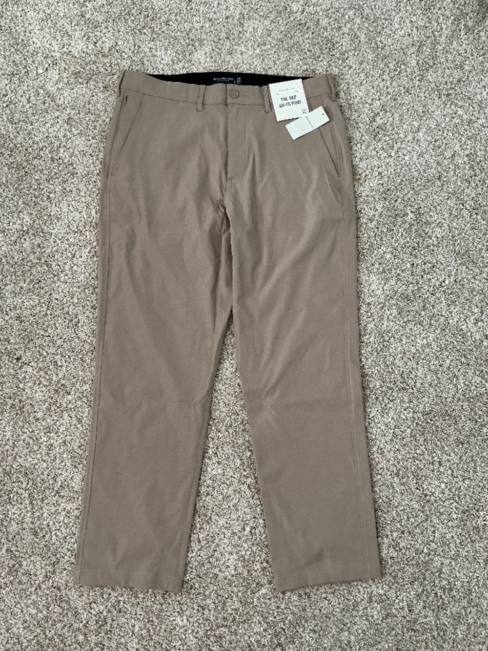 Men’s Abercrombie and Fitch “The A&F Go-To Pant”